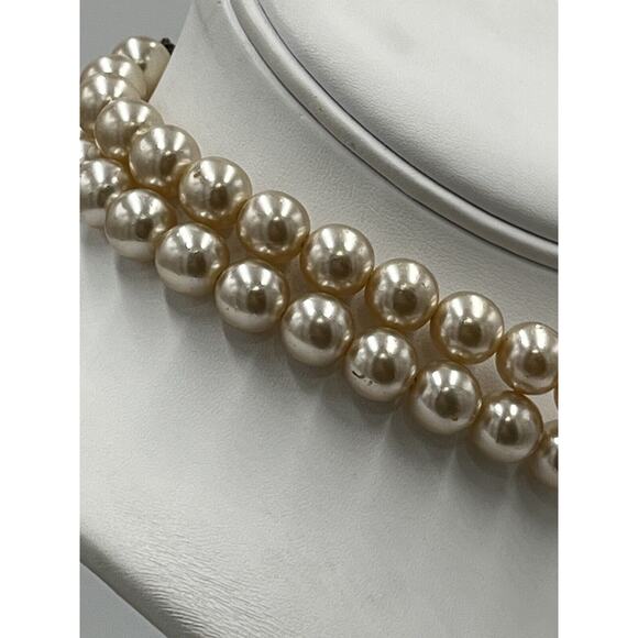 Extasia Signed Vintage Cream Faux Pearl Two Strand Yellow Shell Cameo Necklace - Picture 13 of 15